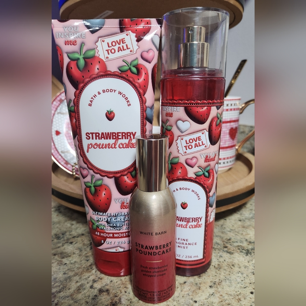 NWT Bath and Body Works "Strawberry Poundcake" Body Bundle and Room Spray
